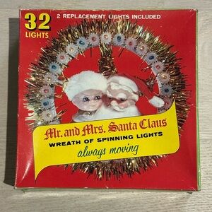 🎄 Vintage Mr. & Mrs. Santa Claus Christmas Spinning Light Wreath Topper – w/ Box